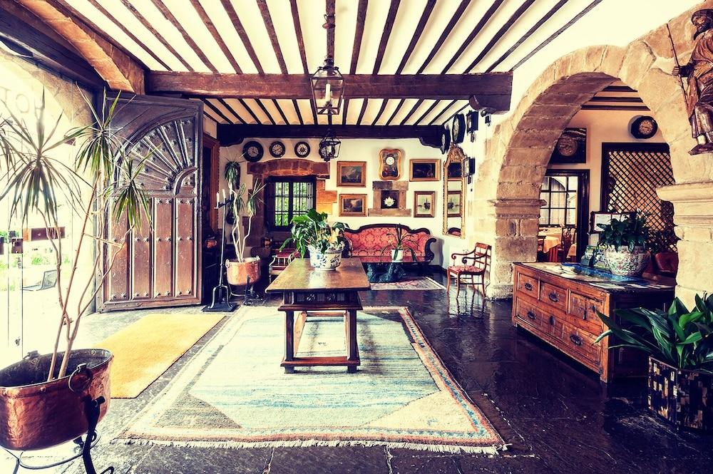 Hotel Museo Infantes